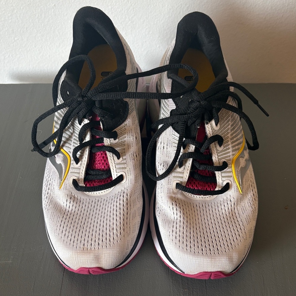 Saucony Women's White and Pink Athletic Shoes